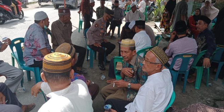 Orang Tua dari Bripka Toto Hadinata Meninggal, Kapolsek Air Joman Melayat ke Rumah Duka