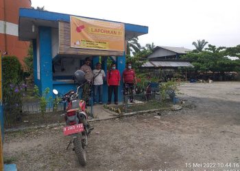 Personel Polsek Bandar Pulau Pengecekan Lokasi Hot Spot dari Asap Pembakaran Produksi