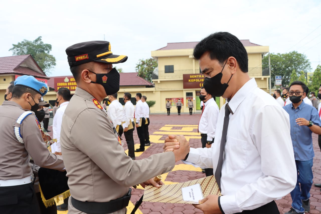 Waduh, 2 Kapolsek Dapat Hukuman Dari Kapolres Tanjungbalai, Saat 21 Personil Trima Penghargaan