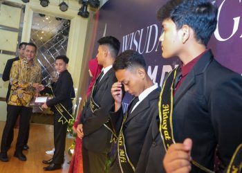 Ini Pesan Wagubsu Ijeck Pada Para wisudawan Angkatan I SMA Islam Plus Adzkia