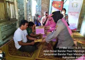 Korban Musibah Kebakaran di Asahan Terima Bantuan dari Kapolda Sumut