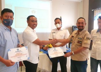 BNNK Asahan Coffee Morning dengan Insan Press Sekaligus Berikan Piagam