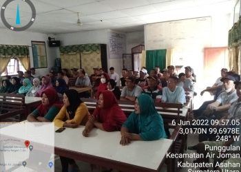 Bhabinkmatibmas Polsek Air Joman Hadiri Sosialisasi PMK di Desa Punggulan