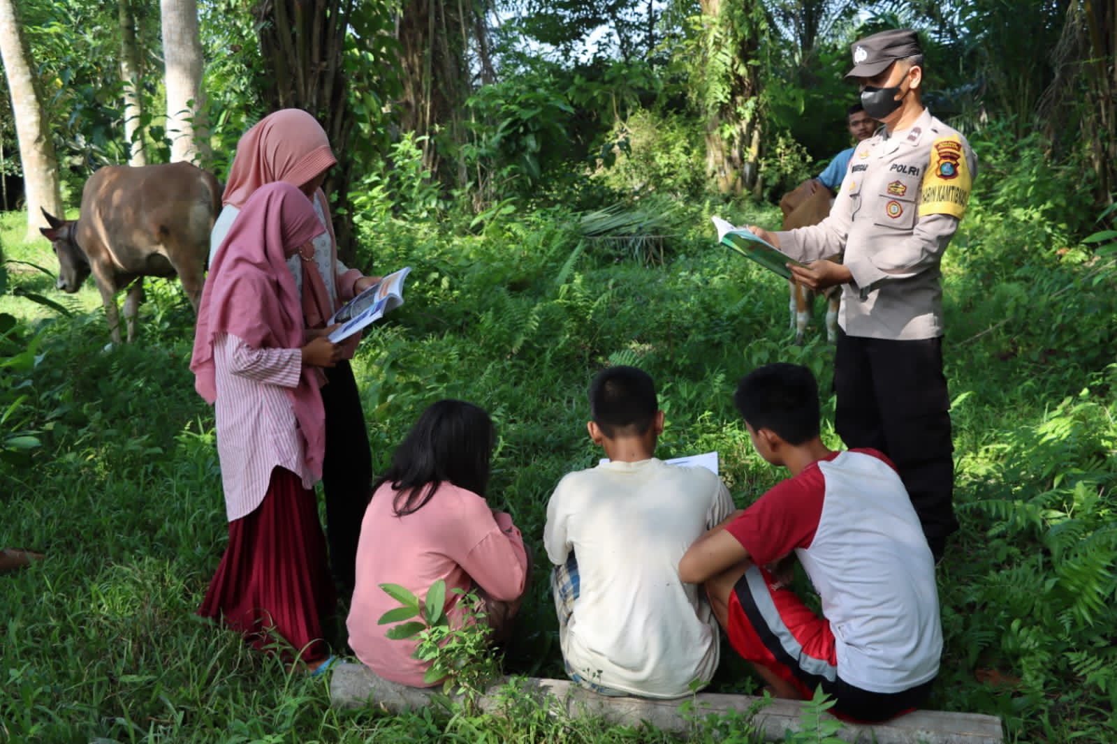 Bhabinkamtibmas Polsek Kota Kisaran Minta Anak-anak Untuk Lebih Giat Membaca
