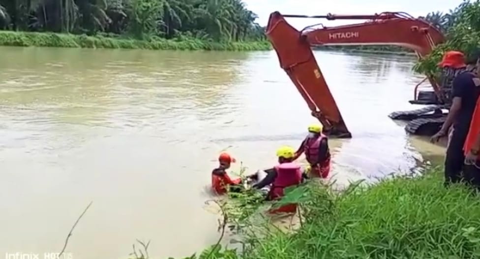 6 Hari Dikabarkan Hanyut, Tim Basarnas dan BPBD Temukan Korban Hilang di Sungai