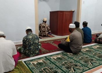 Personel Polsek Air Joman Laksanakan Gerakan Sholat Subuh Keliling