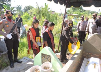 Waka Polres Asahan Pimpin Upacara Pemakaman Almarhum Aiptu Esman Harianto Sitorus