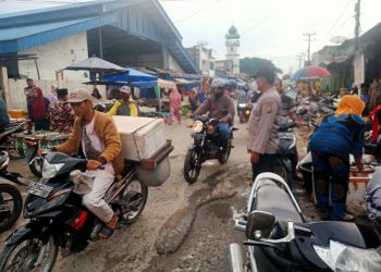 Personel Polsek Air Joman Grlar Pengaturan Arus Lalu Lintas