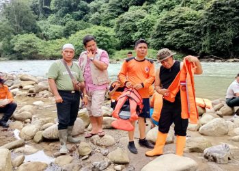 Dua Siswa MTS Hanyut Terbawa Arus Pantai Gamora Labura