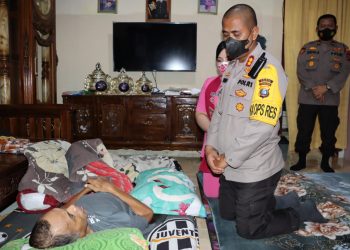 Sebagai bentuk kepedulian kepada anggota yang sedang mengalami sakit menahun,