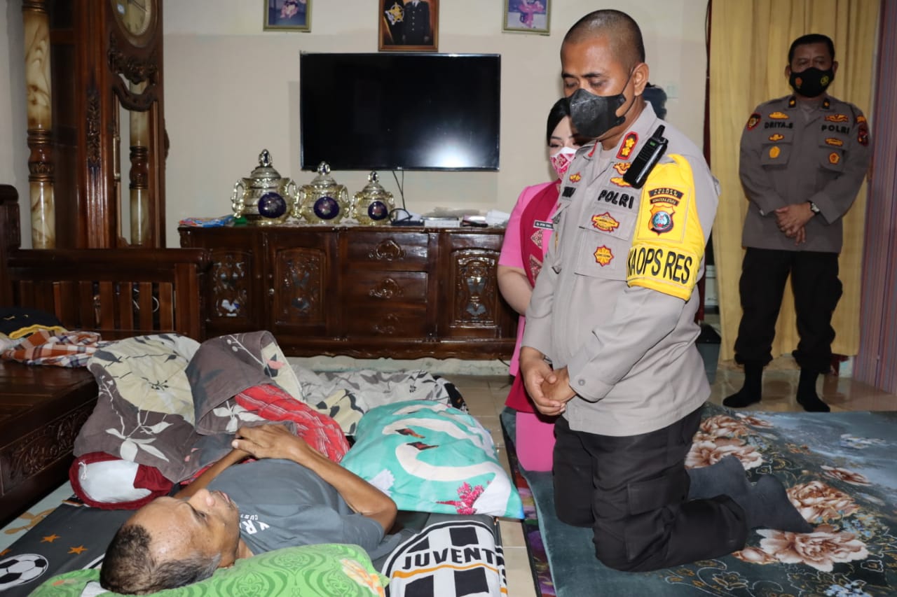 Sebagai bentuk kepedulian kepada anggota yang sedang mengalami sakit menahun,