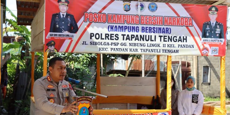  (Zatam/Taslab News)  Kapolres Tapteng meresmikan Posko Kampung Bersinar di Kelurahan Pandan