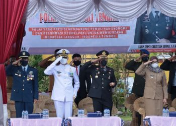 (Zatam/Taslab News)  Kapolres Tapteng dan Pj Bupati Tapteng mengikuti upacara peringatan Hari Ulang Tahun (HUT) Bhayangkara ke 76 secara virtual dari lapangan apel Mapolres Tapteng.