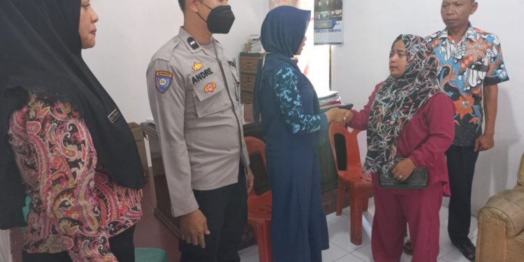 Bhabinkamtibmas Polsek Kota Kisaran Mediasi Perdamaian 2 Warga Yang Bertikai Karena Masalah Hutang-piutang