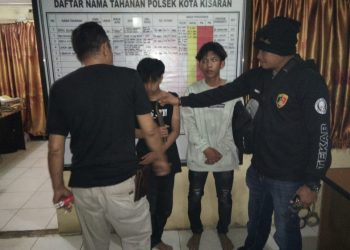 Bawa Sajam di Acara Syukuran Aqiqah yang Gunakan Musik DJ, Dua Pemuda Diamankan Personel Polsek Kota Kisaran