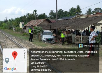 Xenia Ringsek Ditabrak Kereta Api Barang di Pulau Bandring Asahan, Ini Videonya