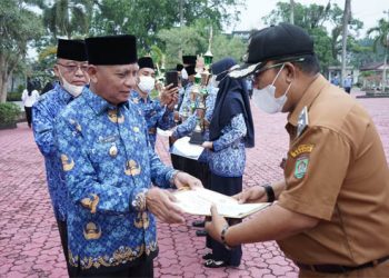 Upacara Hari Kesadaran Nasional, 3 Kelurahan dan 6 Desa Terbaik se-Asahan Dapat Penghargaan