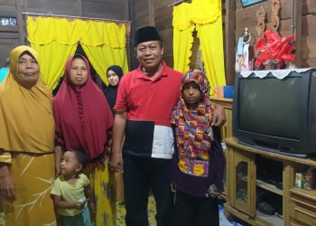 Plt Wali Kota Tanjungbalai Jenguk Renisa, Bayi yang Lahir Tanpa Anus Di Kelurahan Semula Jadi