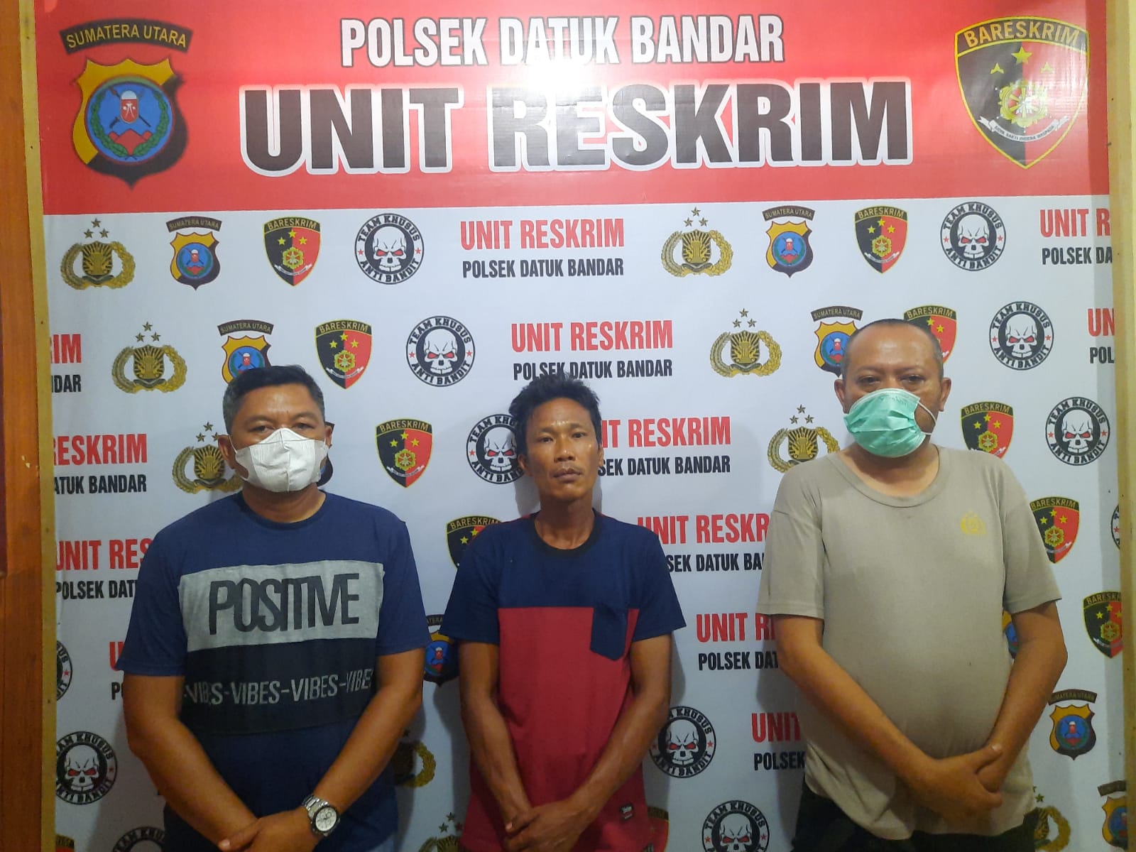 Tidak menyadari perbuatannya saat membobol toko Ecy Fashion telah diamati dan di rekam oleh