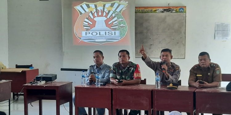 Waka Polsek Simpang Empat Imbau Siswa- Siswi SMP Negeri 3 Sungai Lama untuk Jahui Narkoba dan Taat Berlalulintas