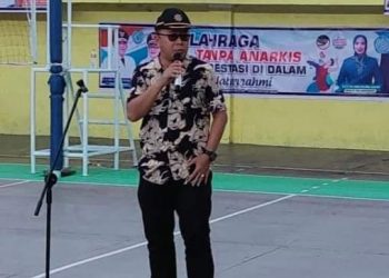 Assisten ll Pemkab Labuhanbatu, Ikramsyah Nasution saat memberikan kata sambutannya. 