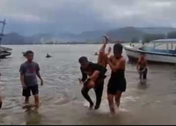 Korban Alessandro Diamano yang ditemukan langsung dievakuasi ke RSUD Pandan