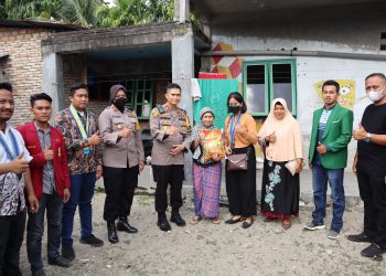 Sebanyak 80 karung beras disalurkan Polres Asahan ke organisasian mahasiswa dan warga kurang mampu.