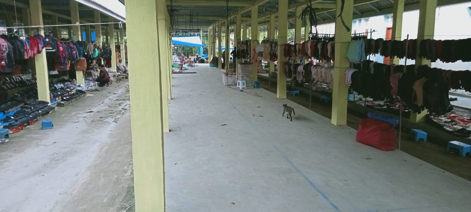 Pedagang Kaki Lima di Pasar Tradisional Desa Serdang Asahan Ogah Pindah ke Dalam, Akibatnya Jalan Sering Macet