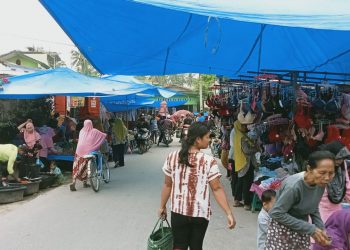 Pedagang Kaki Lima di Pasar Tradisional Desa Serdang Asahan Ogah Pindah ke Dalam, Akibatnya Jalan Sering Macet