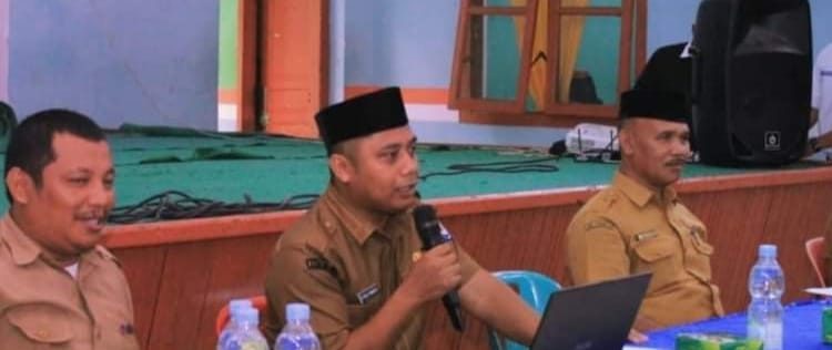 Kadis Kominfo Labuhanbatu Ahmad Fadly Rangkuti (dua kiri). 