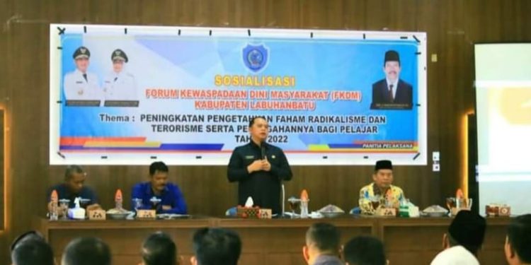 Bupati Labuhanbatu H Erik Adtrada Ritonga saat memberikan sambutan pada kegiatan tersebut. 