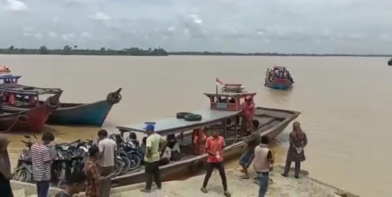 Dermaga Tanjung Sarang Elang di Kecamatan Panai Hulu.