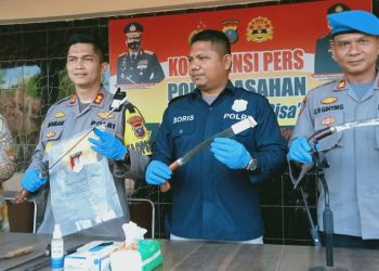 Polres Asahan Paparkan Penangkapan Terhadap 7 Pemuda yang Posting Ancaman di Medsos Sambil Bawa Sajam