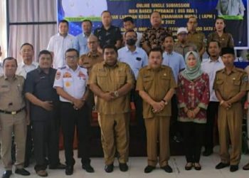 Sekdakab Labuhanbatu Ir Muhammad Yusuf Siagian MMA saat berfoto bersama seusai acara. 