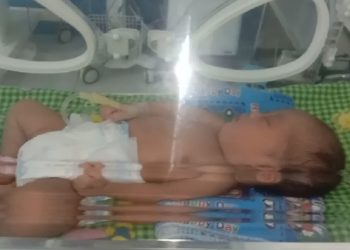 Bayi Siapa Ini, Dibuang di Belakang Rumah Warga, Dibalut Seragam Sekolah