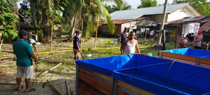 PTPN III Kebun Sei Dadap Latih Masyarakat Buat Pakan Ikan untuk Tingkatkan Perekonomian