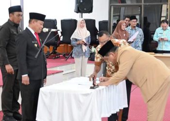 Wali Kota Tanjungbalai H Waris Tholib Lantik 16 Pejabat 