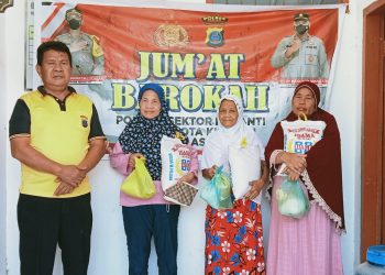 Jum’at Barokah, Kaposiyan Meranti Bagikan Sembako ke Warga Kurang Mampu