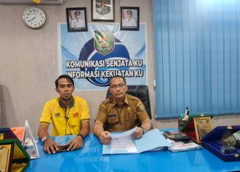 Ketua PWI Indra Sikumbang dan Kadis Kominfo Asahan Syamsuddin