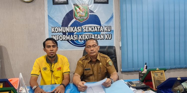 Ketua PWI Indra Sikumbang dan Kadis Kominfo Asahan Syamsuddin