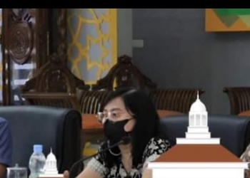 Assisten l Sarimpunan Ritonga (kiri).