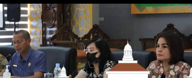 Assisten l Sarimpunan Ritonga (kiri).