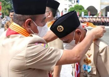 Bupati Asahan Terima Penghargaan Lencana Melati