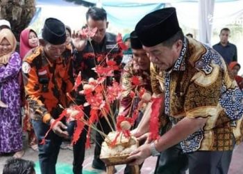 Wakil Bupati Asahan Upah-upah 17 Anak yang di Khitan