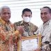 Gubsu Serahkan Penghargaan Opini WTP ke Bupati Asahan 