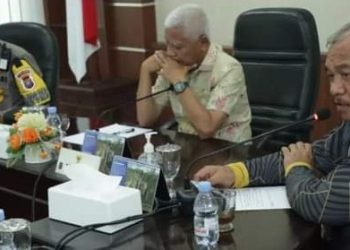 Bupati Asahan H. Surya, BSc menerima perwakilan masyarakat