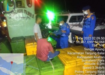 Dicurigai Bawa Barang Terlarang, Sat Polairud Polres Tanjungbalai Hentikan Kapal KM Selasi Muara