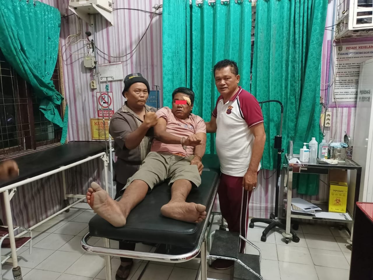 Tersangka saat dibawa ke RS.
