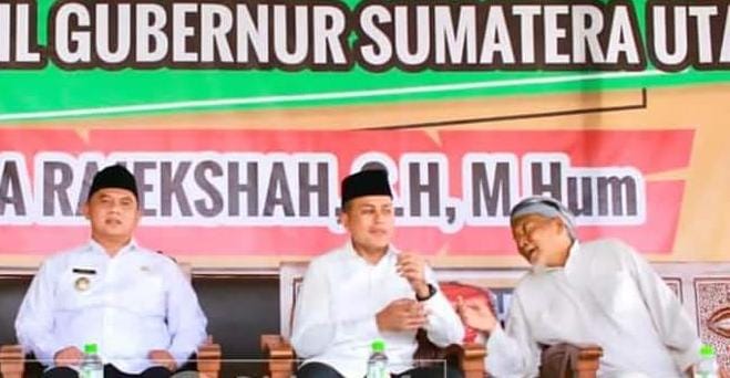 Bupati Labuhanbatu H Erik Adtrada Ritonga bersama dengan Wakil Gubernur Sumatera Utara Musa Rajekshah.
