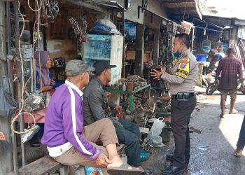 Bhabinkamtibmas Matahalasan Polres Tanjungbalai Sambangi Warga Sampaikan Pesan Kamtibmas